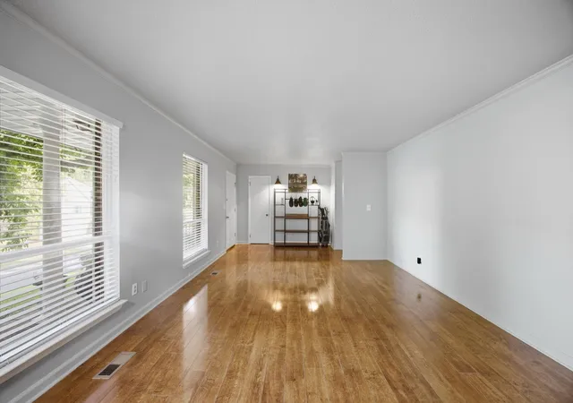Photo 4 of Single family home for sale at 2500 Shenandoah Dr, Chattanooga, TN 37421 | MLS# 3543208 | Listing updated on 2026-10-11