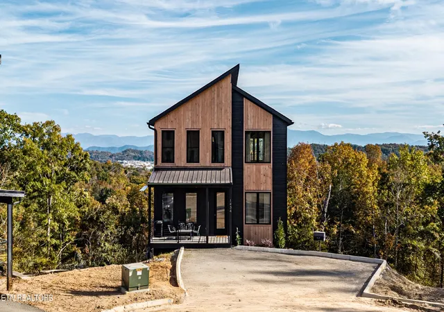 Photo 1 of Single family home for sale at 1434 Reedmont Way, Sevierville, TN 37876 | MLS# 3543220 | Listing updated on 2026-10-06