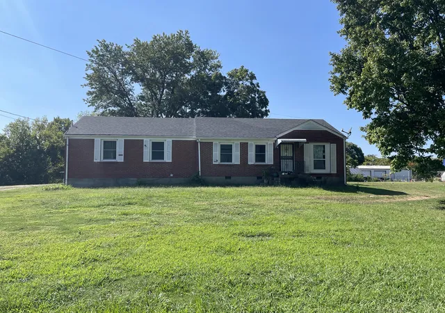 Photo 3 of Single family home for sale at 22 E Thompson Ln, Nashville, TN 37211 | MLS# 3592870 | Listing updated on 2026-09-16