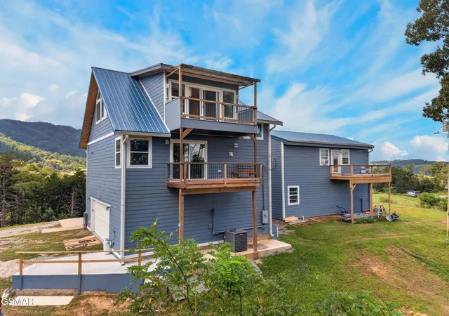 Photo 3 of Single family home for sale at 349 Notch Gap Rd, Thorn Hill, TN 37881 | MLS# 3591871 | Listing updated on 2026-09-25