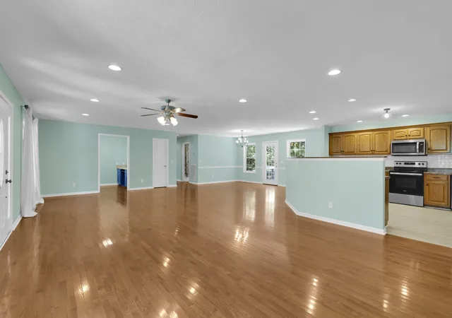 Photo 4 of Single family home for sale at 1511 5th Avenue, Manchester, TN 37355 | MLS# 3544292 | Listing updated on 2026-09-16