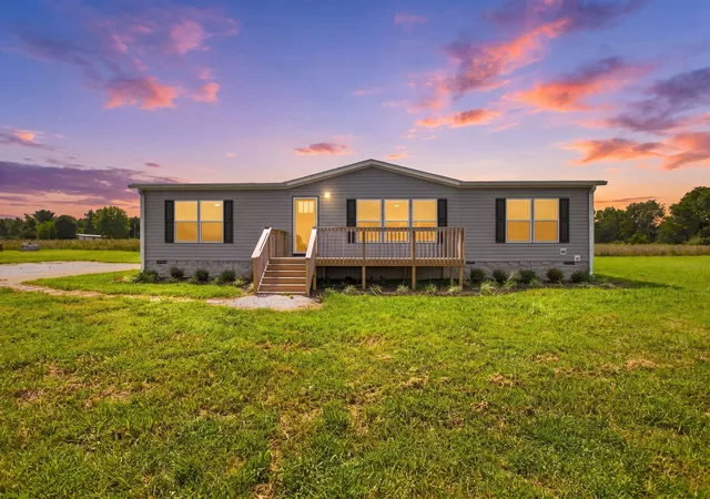 Photo 1 of Manufactured home for sale at 943 Highway 64 W, Lawrenceburg, TN 38464 | MLS# 3546449 | Listing updated on 2026-09-23