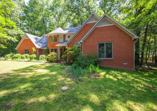 Single family home for sale at 53 Hampstead Cv, Jackson, TN 38305 | MLS# 3543253