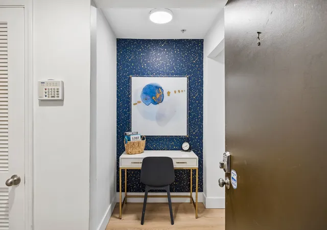 Listing Photo 3 - Condo for sale in building located at 1002 1st Ave N, Nashville, TN 37201
