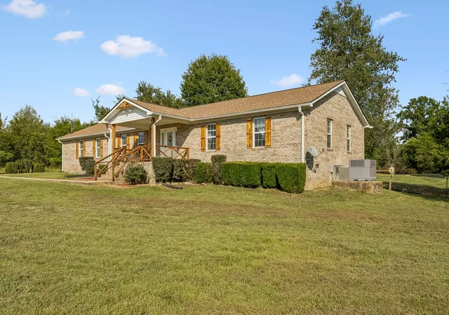 Photo 3 of Single family home for sale at 1825 Bethbirei Rd, Lewisburg, TN 37091 | MLS# 3543696 | Listing updated on 2026-09-30