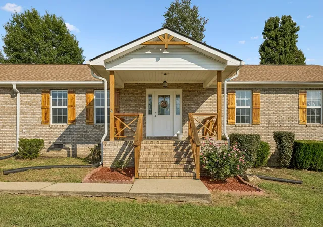 Photo 2 of Single family home for sale at 1825 Bethbirei Rd, Lewisburg, TN 37091 | MLS# 3543696 | Listing updated on 2026-09-30