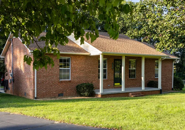 Photo 1 of Single family home for sale at 3627 N Riveroaks Dr, Cookeville, TN 38506 | MLS# 3544256 | Listing updated on 2026-09-21