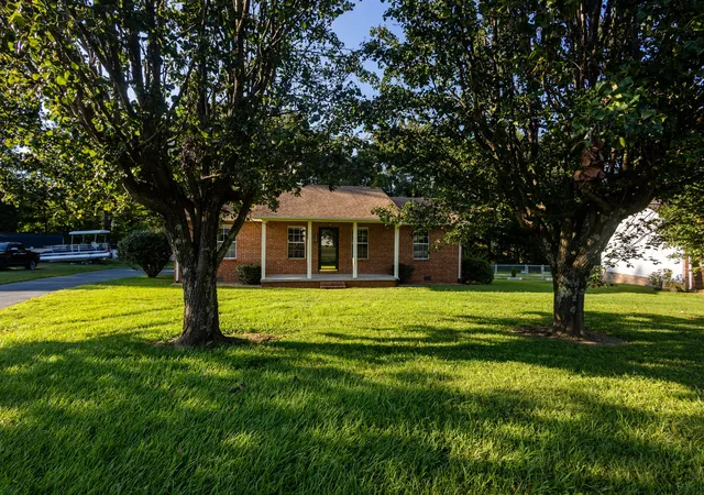 Photo 2 of Single family home for sale at 3627 N Riveroaks Dr, Cookeville, TN 38506 | MLS# 3544256 | Listing updated on 2026-09-21