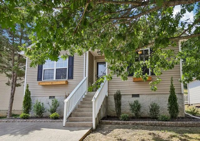 Photo 2 of Single family home for sale at 677 Belgium Dr, Hermitage, TN 37076 | MLS# 3545011 | Listing updated on 2026-10-08