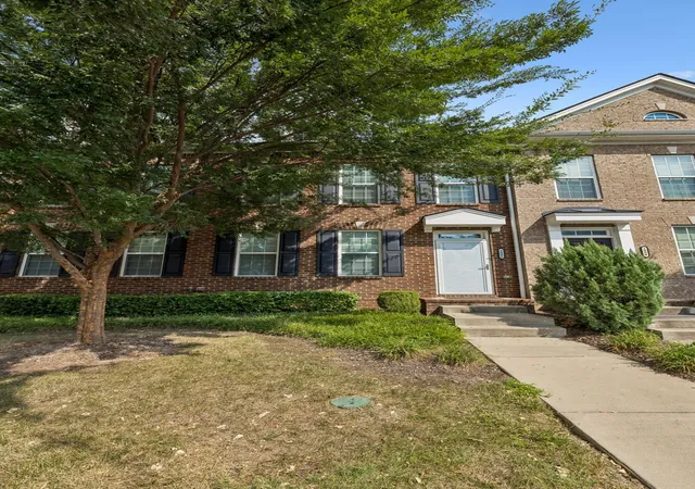 Photo 3 of Townhouse for sale at 2006 Middle Tennessee Blvd, Murfreesboro, TN 37130 | MLS# 3544253 | Listing updated on 2026-09-26