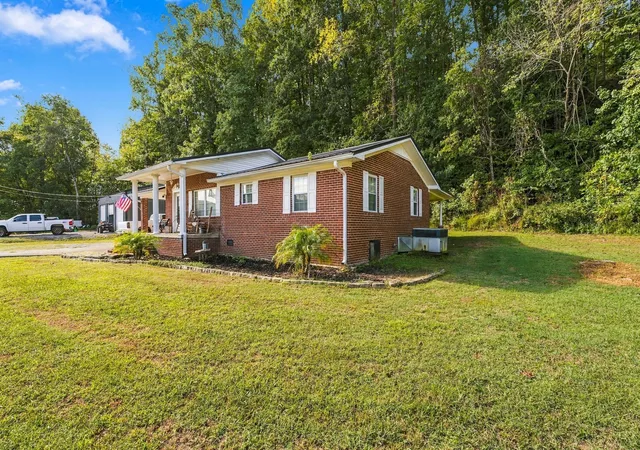 Photo 2 of Single family home for sale at 2828 Railroad Bed Rd, Iron City, TN 38463 | MLS# 3602311 | Listing updated on 2026-09-28