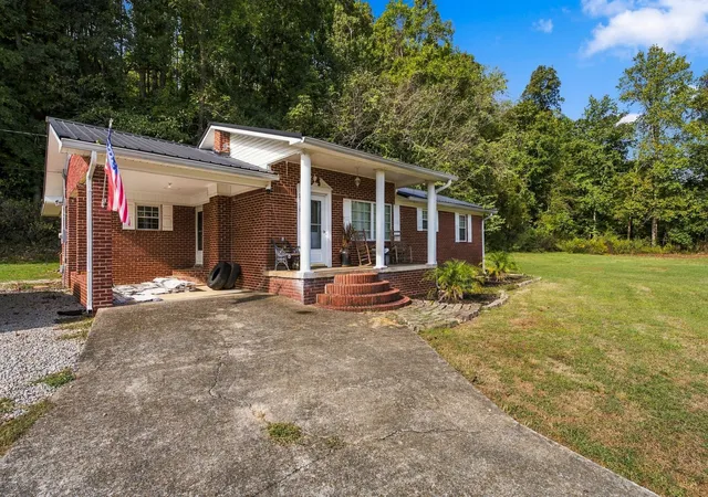 Photo 3 of Single family home for sale at 2828 Railroad Bed Rd, Iron City, TN 38463 | MLS# 3602311 | Listing updated on 2026-09-28