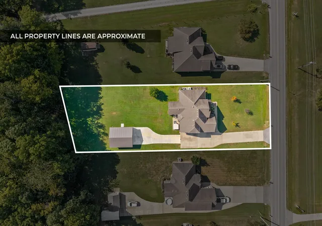 Photo 2 of Single family home for sale at 4244 Sango Rd, Clarksville, TN 37043 | MLS# 3546655 | Listing updated on 2026-10-08