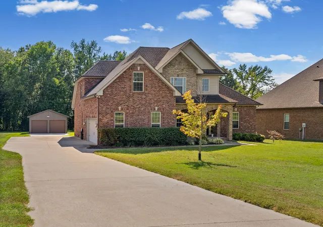 Photo 3 of Single family home for sale at 4244 Sango Rd, Clarksville, TN 37043 | MLS# 3546655 | Listing updated on 2026-10-08