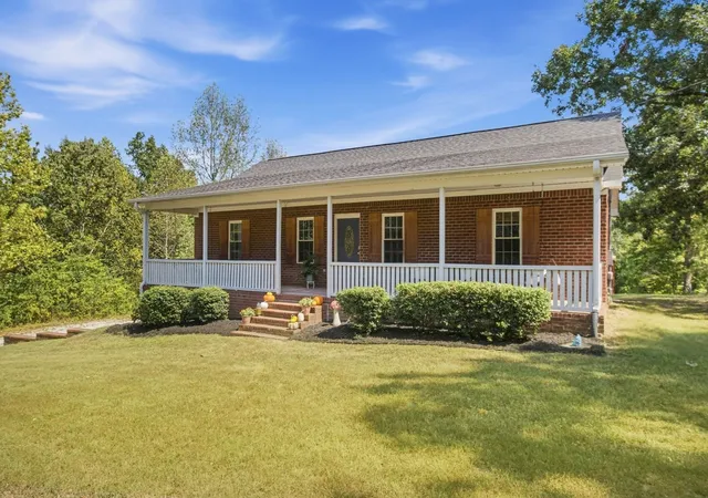 Photo 3 of Single family home for sale at 1072 Claylick Rd, White Bluff, TN 37187 | MLS# 3596345 | Listing updated on 2026-09-22