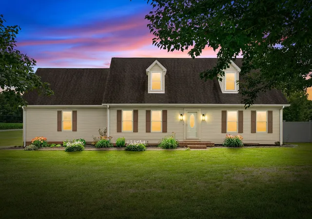 Photo 2 of Single family home for sale at 3805 Cadiz Rd, Hopkinsville, KY 42240 | MLS# 3547711 | Listing updated on 2026-09-25