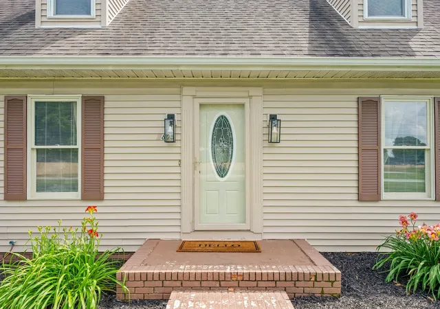 Photo 3 of Single family home for sale at 3805 Cadiz Rd, Hopkinsville, KY 42240 | MLS# 3547711 | Listing updated on 2026-09-25