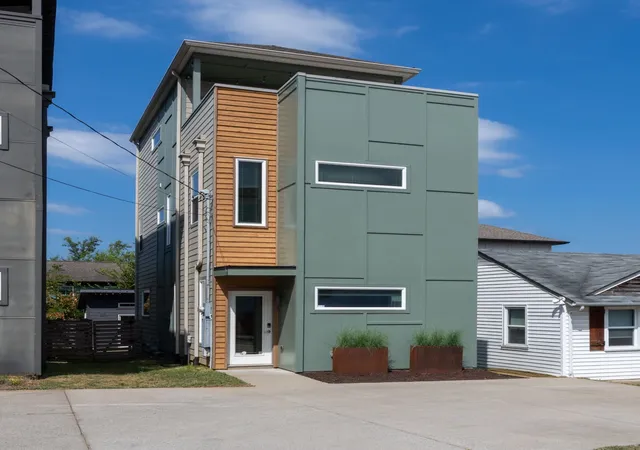 Single family home for sale at 1808b Branch St, Nashville, TN 37216 | MLS# 3544088