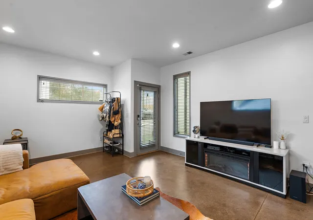 Photo 3 of Single family home for sale at 1808b Branch St, Nashville, TN 37216 | MLS# 3544088 | Listing updated on 2026-09-16