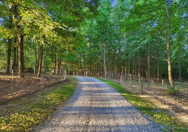 Photo 2 of Single family home for sale at 841 Todd Rd, Woodbury, TN 37190 | MLS# 3545803 | Listing updated on 2026-10-07