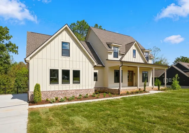 Photo 3 of Single family home for sale at 10 Evergreen Trl, Burns, TN 37029 | MLS# 3544076 | Listing updated on 2026-10-03