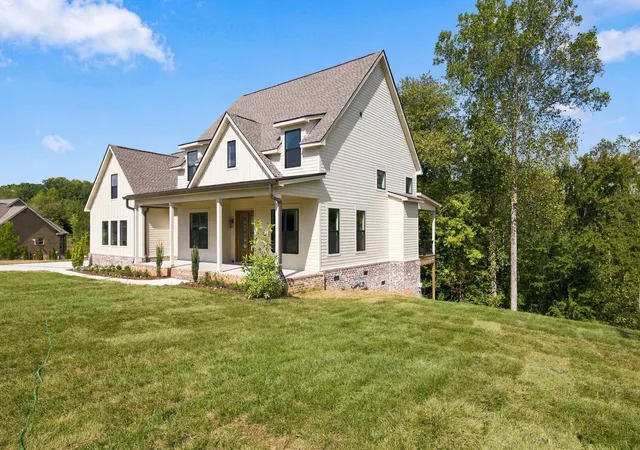 Photo 4 of Single family home for sale at 10 Evergreen Trl, Burns, TN 37029 | MLS# 3544076 | Listing updated on 2026-10-03