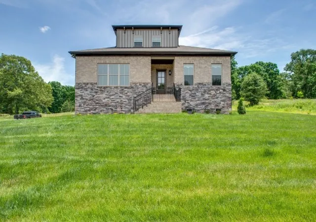 Photo 1 of Single family home for sale at 3 Elissa Pl, Hendersonville, TN 37075 | MLS# 3612673 | Listing updated on 2026-10-30
