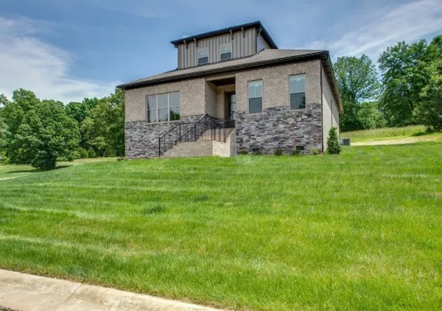 Photo 2 of Single family home for sale at 3 Elissa Pl, Hendersonville, TN 37075 | MLS# 3612673 | Listing updated on 2026-10-30