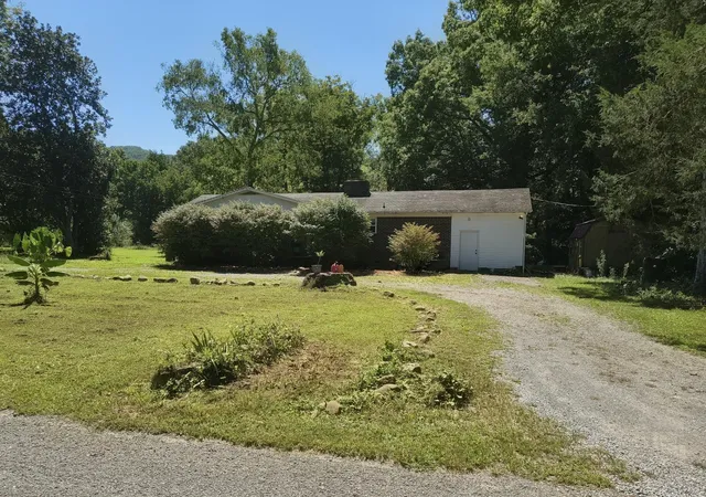 Photo 1 of Single family home for sale at 4880 Hills Crk Rd, Mc Minnville, TN 37110 | MLS# 3544105 | Listing updated on 2026-10-06