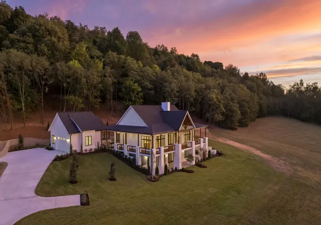 Photo 1 of Single family home for sale at 1907 Sedberry Rd, Thompsons Station, TN 37179 | MLS# 3610597 | Listing updated on 2026-10-02