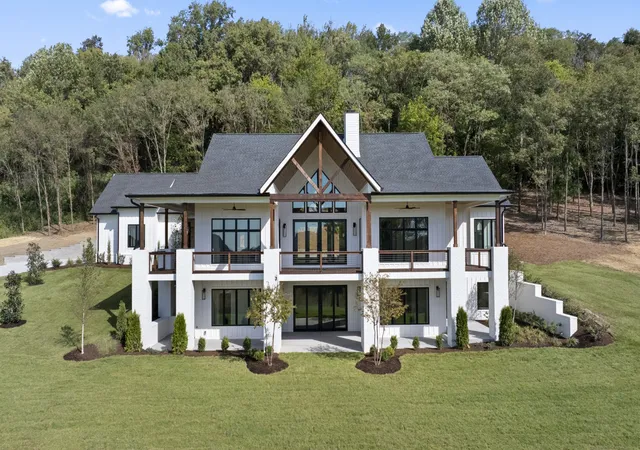Photo 2 of Single family home for sale at 1907 Sedberry Rd, Thompsons Station, TN 37179 | MLS# 3610597 | Listing updated on 2026-10-02
