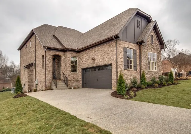 Photo 1 of Single family home for sale at 9 Elissa Pl, Hendersonville, TN 37075 | MLS# 3598950 | Listing updated on 2026-09-24