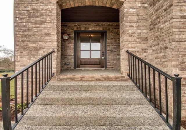 Photo 2 of Single family home for sale at 9 Elissa Pl, Hendersonville, TN 37075 | MLS# 3598950 | Listing updated on 2026-09-24