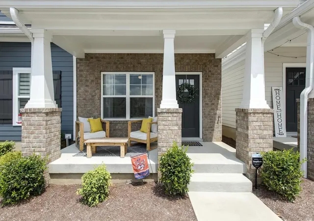Photo 2 of Townhouse for sale at 975 Ashland Pl Dr, Nashville, TN 37218 | MLS# 3544368 | Listing updated on 2026-09-27