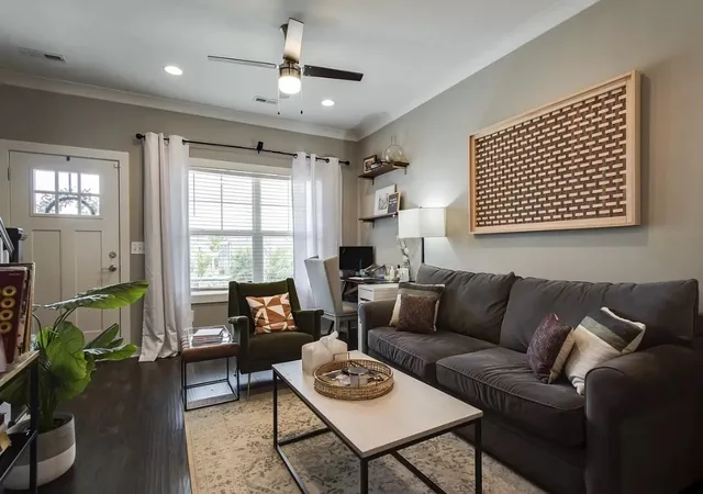 Photo 3 of Townhouse for sale at 975 Ashland Pl Dr, Nashville, TN 37218 | MLS# 3544368 | Listing updated on 2026-09-27