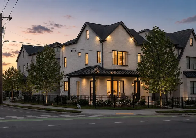 Photo 2 of Single family home for sale at 2080 12th Avenue S, Nashville, TN 37204 | MLS# 3547761 | Listing updated on 2026-09-15