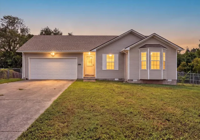 Photo 1 of Single family home for sale at 727 Shetland Dr, Oak Grove, KY 42262 | MLS# 3545767 | Listing updated on 2026-09-23