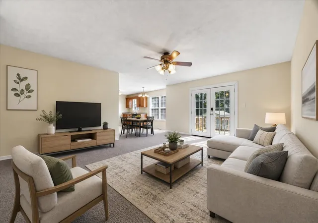 Photo 3 of Single family home for sale at 727 Shetland Dr, Oak Grove, KY 42262 | MLS# 3545767 | Listing updated on 2026-09-23