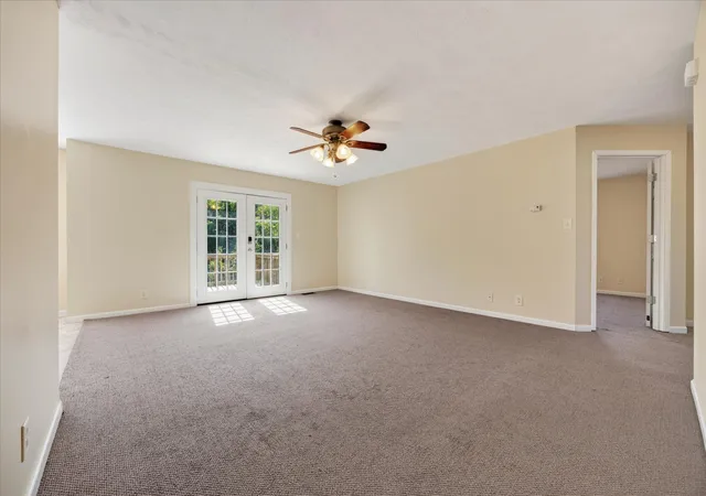 Photo 3 of Single family home for sale at 727 Shetland Dr, Oak Grove, KY 42262 | MLS# 3545767 | Listing updated on 2026-09-23