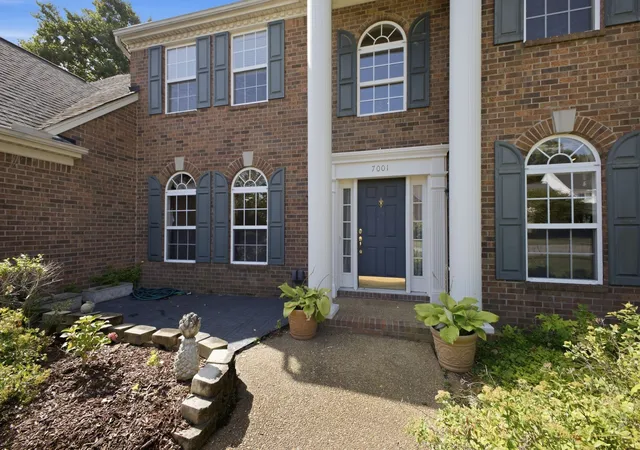 Photo 3 of Single family home for sale at 7001 Stone Run Dr, Nashville, TN 37211 | MLS# 3592866 | Listing updated on 2026-09-16
