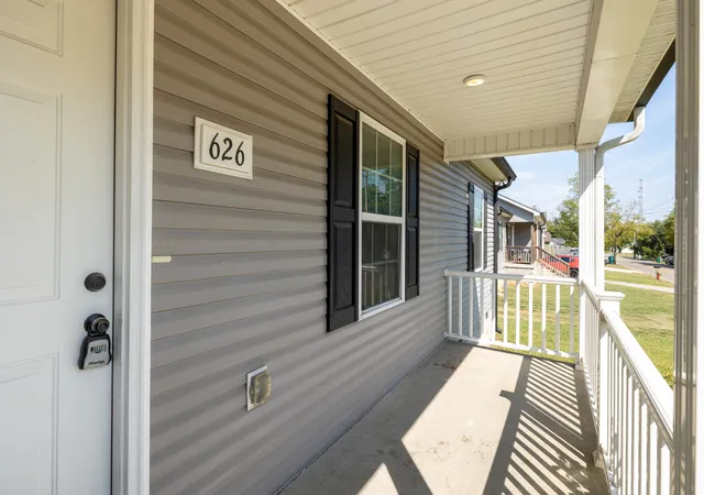 Photo 4 of Single family home for sale at 626 5th Avenue N, Lewisburg, TN 37091 | MLS# 3599294 | Listing updated on 2026-09-25
