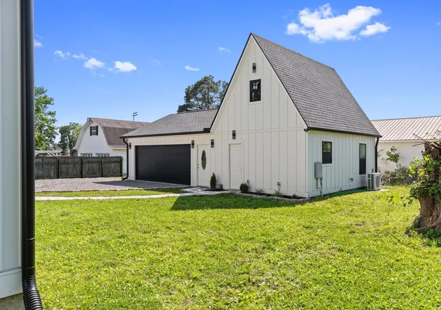 Photo 2 of Single family home for sale at 107 Shady St, Summertown, TN 38483 | MLS# 3544310 | Listing updated on 2026-10-06