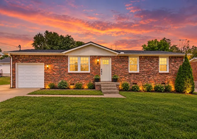 Photo 1 of Single family home for sale at 109 S Valley Rd, Hendersonville, TN 37075 | MLS# 3592089 | Listing updated on 2026-09-15
