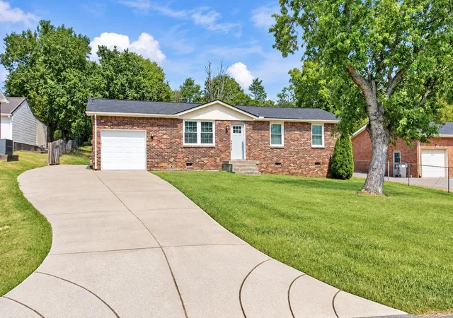 Photo 3 of Single family home for sale at 109 S Valley Rd, Hendersonville, TN 37075 | MLS# 3592089 | Listing updated on 2026-09-15