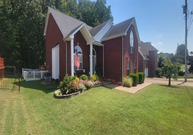 Photo 2 of Single family home for sale at 2988 Indian Ridge Blvd, White House, TN 37188 | MLS# 3544824 | Listing updated on 2026-09-27
