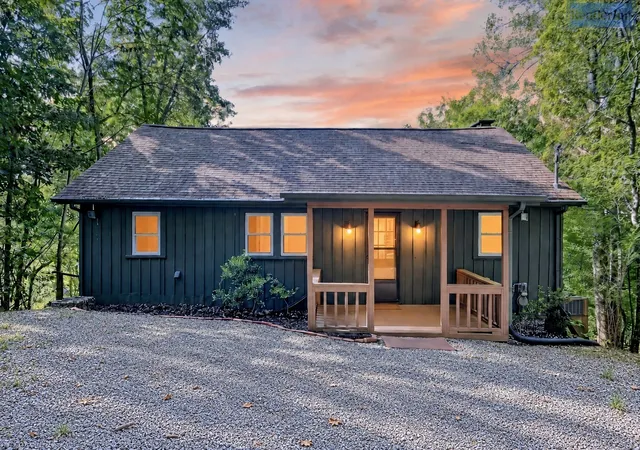 Photo 2 of Single family home for sale at 587 Ridge Top Rd, Sparta, TN 38583 | MLS# 3545136 | Listing updated on 2026-09-28
