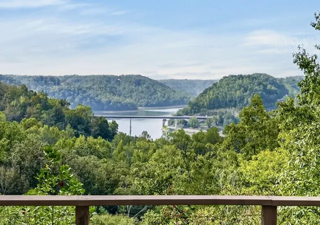Photo 3 of Single family home for sale at 587 Ridge Top Rd, Sparta, TN 38583 | MLS# 3545136 | Listing updated on 2026-09-28