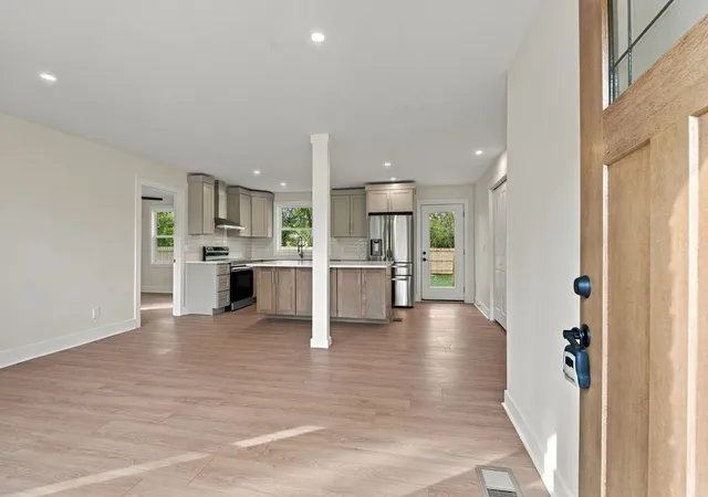 Photo 4 of Single family home for sale at 3912 Mallard Dr, Nashville, TN 37218 | MLS# 3622374 | Listing updated on 2026-10-24