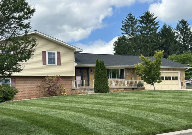 Photo 1 of Single family home for sale at 323 Logan St, Seymour, TN 37865 | MLS# 3544342 | Listing updated on 2026-10-09
