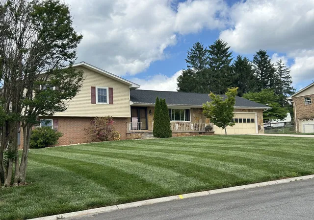 Photo 2 of Single family home for sale at 323 Logan St, Seymour, TN 37865 | MLS# 3544342 | Listing updated on 2026-10-09